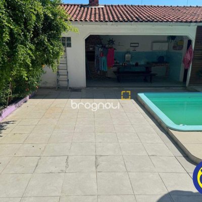 Casa com 289m², 4 quartos (sendo 3 suítes), 2 garagens, no bairro Jardim Atlântico em Florianópolis