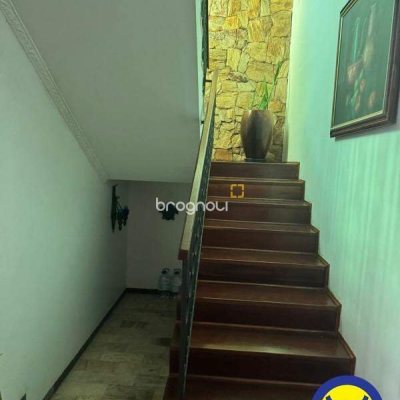 Casa com 289m², 4 quartos (sendo 3 suítes), 2 garagens, no bairro Jardim Atlântico em Florianópolis