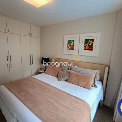 Apartamento com 250m², 3 quartos (sendo 2 suítes), 2 garagens, no bairro Centro em Florianópolis