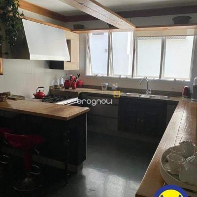 Apartamento com 250m², 3 quartos (sendo 2 suítes), 2 garagens, no bairro Centro em Florianópolis