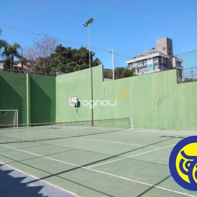 Apartamento com 250m², 3 quartos (sendo 2 suítes), 2 garagens, no bairro Centro em Florianópolis