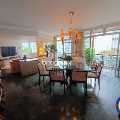 Apartamento com 250m², 3 quartos (sendo 2 suítes), 2 garagens, no bairro Centro em Florianópolis