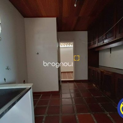 Cobertura com 320m², 4 quartos (sendo 4 suítes), 4 garagens, no bairro Centro em Florianópolis