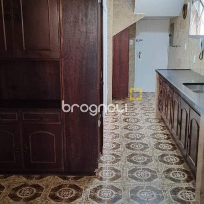 Cobertura com 320m², 4 quartos (sendo 4 suítes), 4 garagens, no bairro Centro em Florianópolis