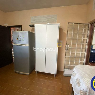 Casa com 178m², 3 quartos (sendo 1 suíte), 2 garagens, no bairro Agronômica em Florianópolis