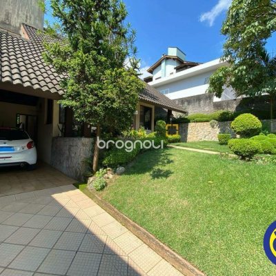 Casa com 163m², 3 quartos (sendo 1 suíte), 1 garagem, no bairro Agronômica em Florianópolis