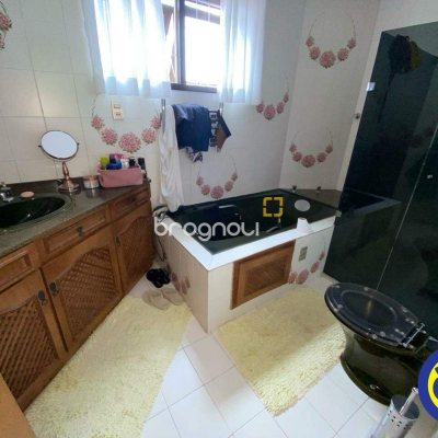 Casa com 163m², 3 quartos (sendo 1 suíte), 1 garagem, no bairro Agronômica em Florianópolis