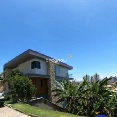 Terreno com 355m², no bairro Estreito em Florianópolis