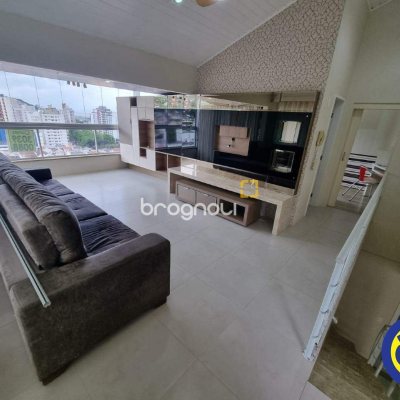 Cobertura com 162m², 3 quartos (sendo 1 suíte), 1 garagem, no bairro Centro em Florianópolis