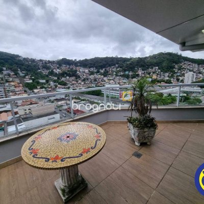 Cobertura com 162m², 3 quartos (sendo 1 suíte), 1 garagem, no bairro Centro em Florianópolis