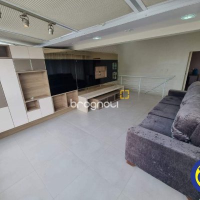 Cobertura com 162m², 3 quartos (sendo 1 suíte), 1 garagem, no bairro Centro em Florianópolis