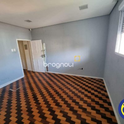 Casa com 100m², 3 quartos (sendo 1 suíte), 3 garagens, no bairro Centro em Florianópolis