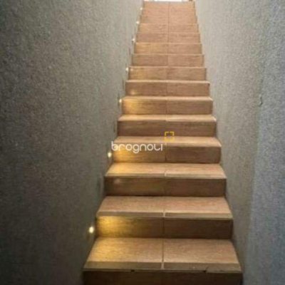 Casa com 100m², 3 quartos (sendo 1 suíte), 3 garagens, no bairro Centro em Florianópolis