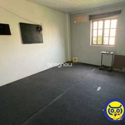 Casa com 100m², 3 quartos (sendo 1 suíte), 3 garagens, no bairro Centro em Florianópolis