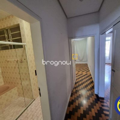 Casa com 100m², 3 quartos (sendo 1 suíte), 3 garagens, no bairro Centro em Florianópolis