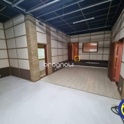 Casa com 100m², 3 quartos (sendo 1 suíte), 3 garagens, no bairro Centro em Florianópolis