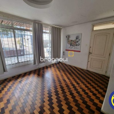 Casa com 100m², 3 quartos (sendo 1 suíte), 3 garagens, no bairro Centro em Florianópolis