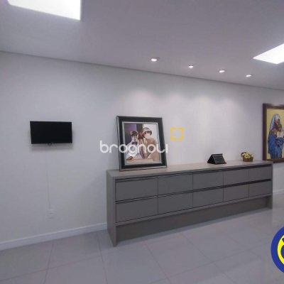 Sala com 53m², 1 garagem, no bairro Agronômica em Florianópolis