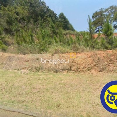 Terreno com 495m², no bairro Itacorubi em Florianópolis