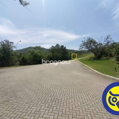 Terreno com 495m², no bairro Itacorubi em Florianópolis