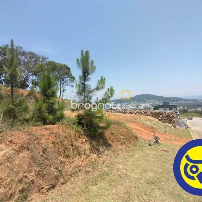 Terreno com 495m², no bairro Itacorubi em Florianópolis