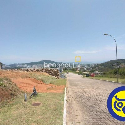 Terreno com 495m², no bairro Itacorubi em Florianópolis