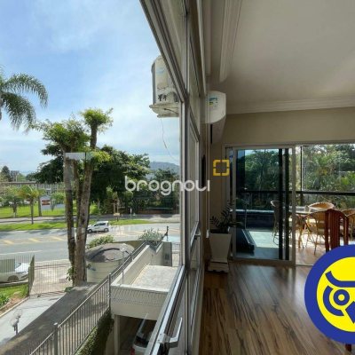 Apartamento com 209m², 3 quartos (sendo 1 suíte), 2 garagens, no bairro Itacorubi em Florianópolis