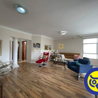 Apartamento com 209m², 3 quartos (sendo 1 suíte), 2 garagens, no bairro Itacorubi em Florianópolis
