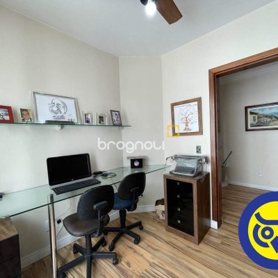 Apartamento com 209m², 3 quartos (sendo 1 suíte), 2 garagens, no bairro Itacorubi em Florianópolis