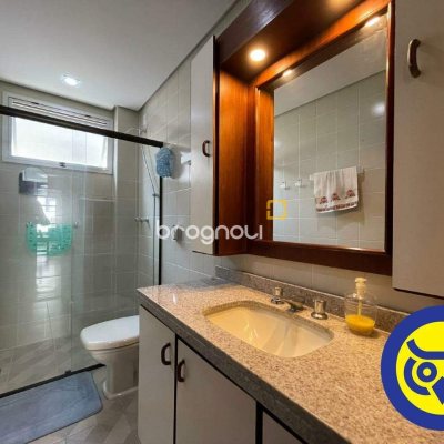 Apartamento com 209m², 3 quartos (sendo 1 suíte), 2 garagens, no bairro Itacorubi em Florianópolis