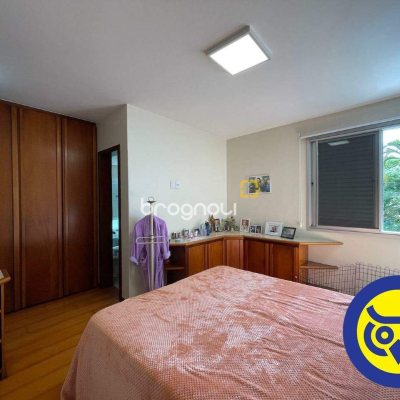 Apartamento com 209m², 3 quartos (sendo 1 suíte), 2 garagens, no bairro Itacorubi em Florianópolis