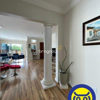 Apartamento com 209m², 3 quartos (sendo 1 suíte), 2 garagens, no bairro Itacorubi em Florianópolis