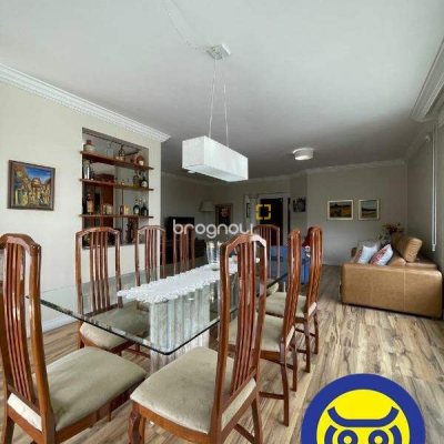 Apartamento com 209m², 3 quartos (sendo 1 suíte), 2 garagens, no bairro Itacorubi em Florianópolis