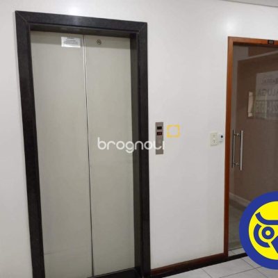 Sala com 42m², 1 garagem, no bairro Centro em Florianópolis