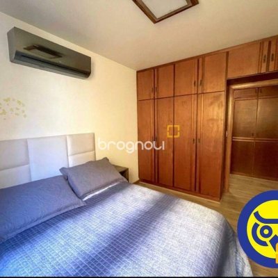 Apartamento com 237m², 4 quartos (sendo 4 suítes), 2 garagens, no bairro Centro em Florianópolis