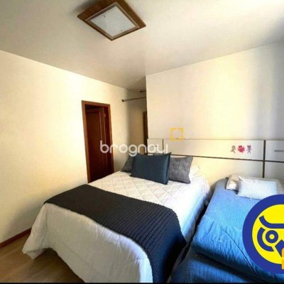 Apartamento com 237m², 4 quartos (sendo 4 suítes), 2 garagens, no bairro Centro em Florianópolis