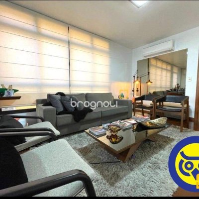 Apartamento com 237m², 4 quartos (sendo 4 suítes), 2 garagens, no bairro Centro em Florianópolis