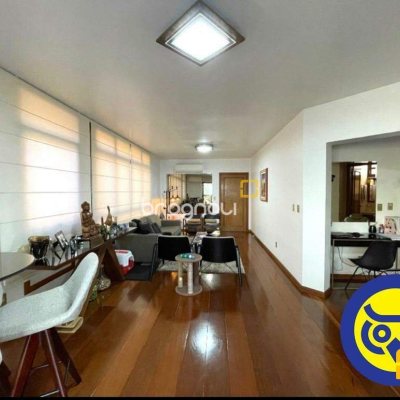Apartamento com 237m², 4 quartos (sendo 4 suítes), 2 garagens, no bairro Centro em Florianópolis