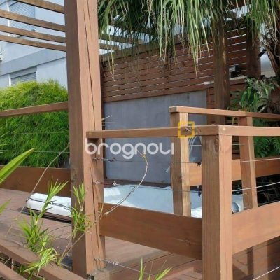 Casa com 280m², 3 quartos (sendo 2 suítes), 1 garagem, no bairro Itaguaçu em Florianópolis