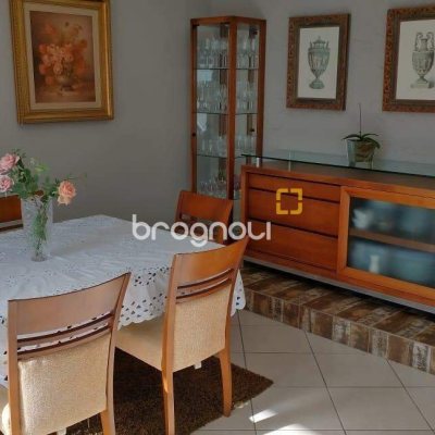 Casa com 280m², 3 quartos (sendo 2 suítes), 1 garagem, no bairro Itaguaçu em Florianópolis