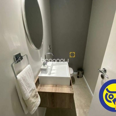 Casa com 254m², 4 quartos (sendo 1 suíte), 2 garagens, no bairro Agronômica em Florianópolis