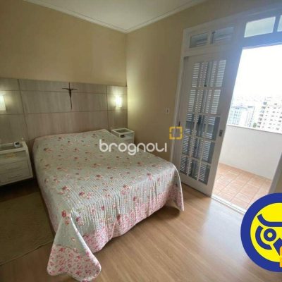 Casa com 254m², 4 quartos (sendo 1 suíte), 2 garagens, no bairro Agronômica em Florianópolis