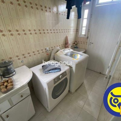 Casa com 254m², 4 quartos (sendo 1 suíte), 2 garagens, no bairro Agronômica em Florianópolis