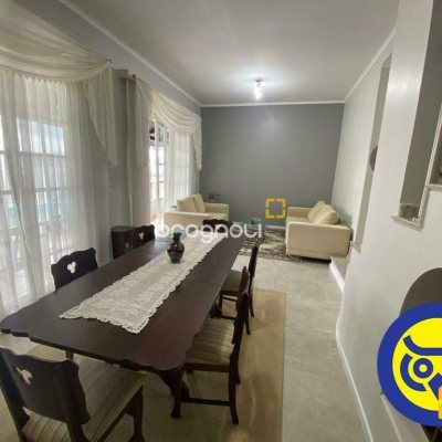 Casa com 254m², 4 quartos (sendo 1 suíte), 2 garagens, no bairro Agronômica em Florianópolis