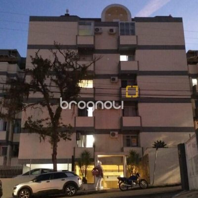 Apartamento com 81m², 3 quartos, 1 garagem, no bairro Coqueiros em Florianópolis