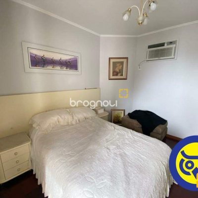 Apartamento com 214m², 3 quartos (sendo 3 suítes), 2 garagens, no bairro Centro em Florianópolis