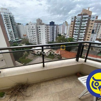 Apartamento com 214m², 3 quartos (sendo 3 suítes), 2 garagens, no bairro Centro em Florianópolis