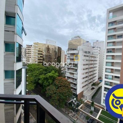 Apartamento com 214m², 3 quartos (sendo 3 suítes), 2 garagens, no bairro Centro em Florianópolis