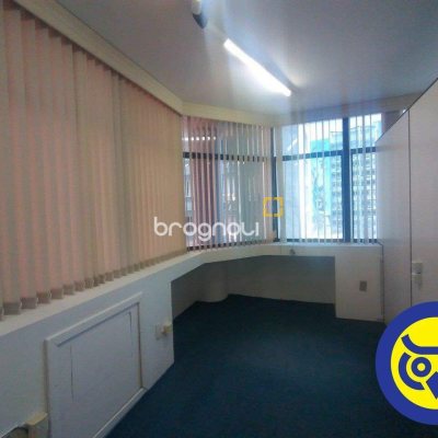 Sala com 49m², 1 garagem, no bairro Centro em Florianópolis