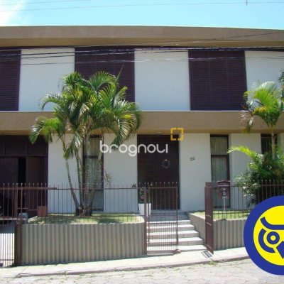 Casa com 257m², 3 quartos (sendo 1 suíte), 1 garagem, no bairro Itaguaçu em Florianópolis